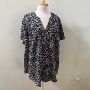 TORRID Harper Gray & Black Leopard Print V-Neck Tunic Top Blouse Size 3 (2x-3X)